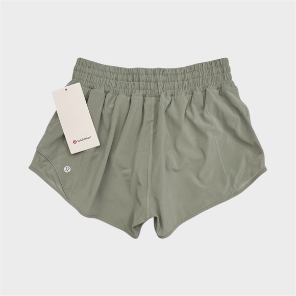Lululemon Hotty Hot High-Rise Short 2.5" - Fog Green, Size 6 - Picture 8 of 10